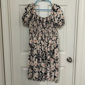 Really pretty flower dress and size 3X torrid